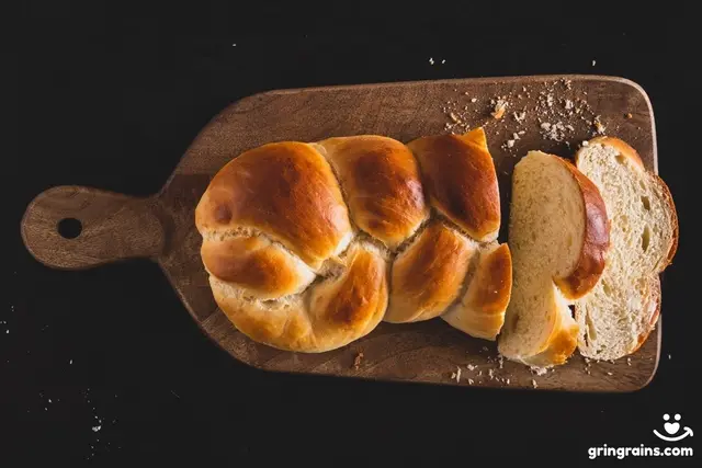Hefezopf mit frischer oder getrockneter Hefe backen